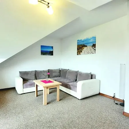 Morska Fala 야스타르니아